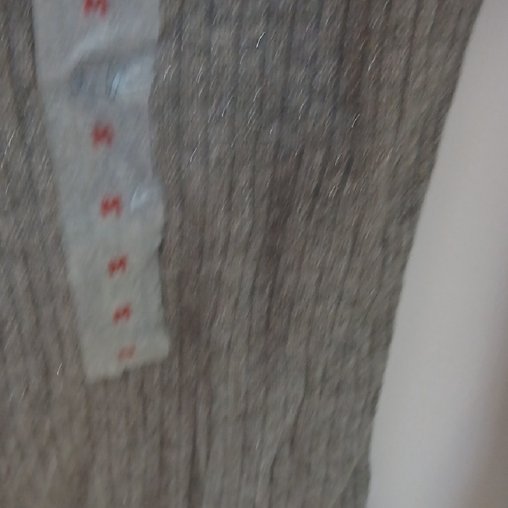 Old Navy Metallic Gray Ribbed Blouse - Picture 4 of 6